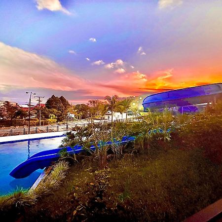 Apartamento Privado Vacacional A 5M Del Aeropuerto, 20 Minutos Del Parque Del Cafe Y Centro De Armenia Con 4 Piscinas, 3 Jacuzzi, Sauna By Molca Xperiences 3H Exterior foto